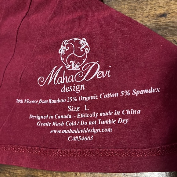 V Neck shirt - Picture 2 of 4